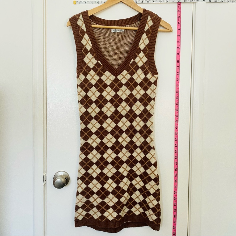 Hollister Brown Argyle V-Neck Sleeveless Sweater Mini Dress
